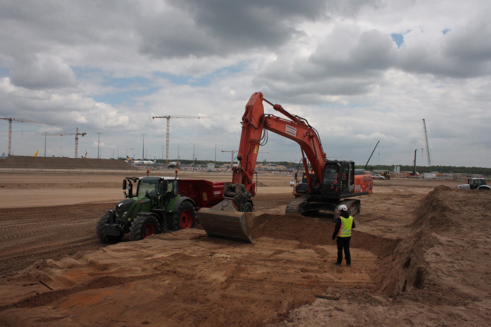 Aushubüberwachung_Großbaustelle Aushubüberwachung auf einer Großbaustelle und Räumstelle